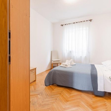 Apartman Nora Omiš Eksteriør billede