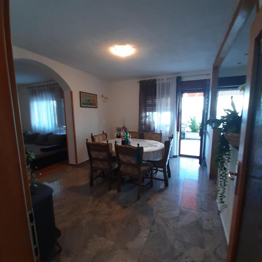 Apartman Nora Omiš Eksteriør billede