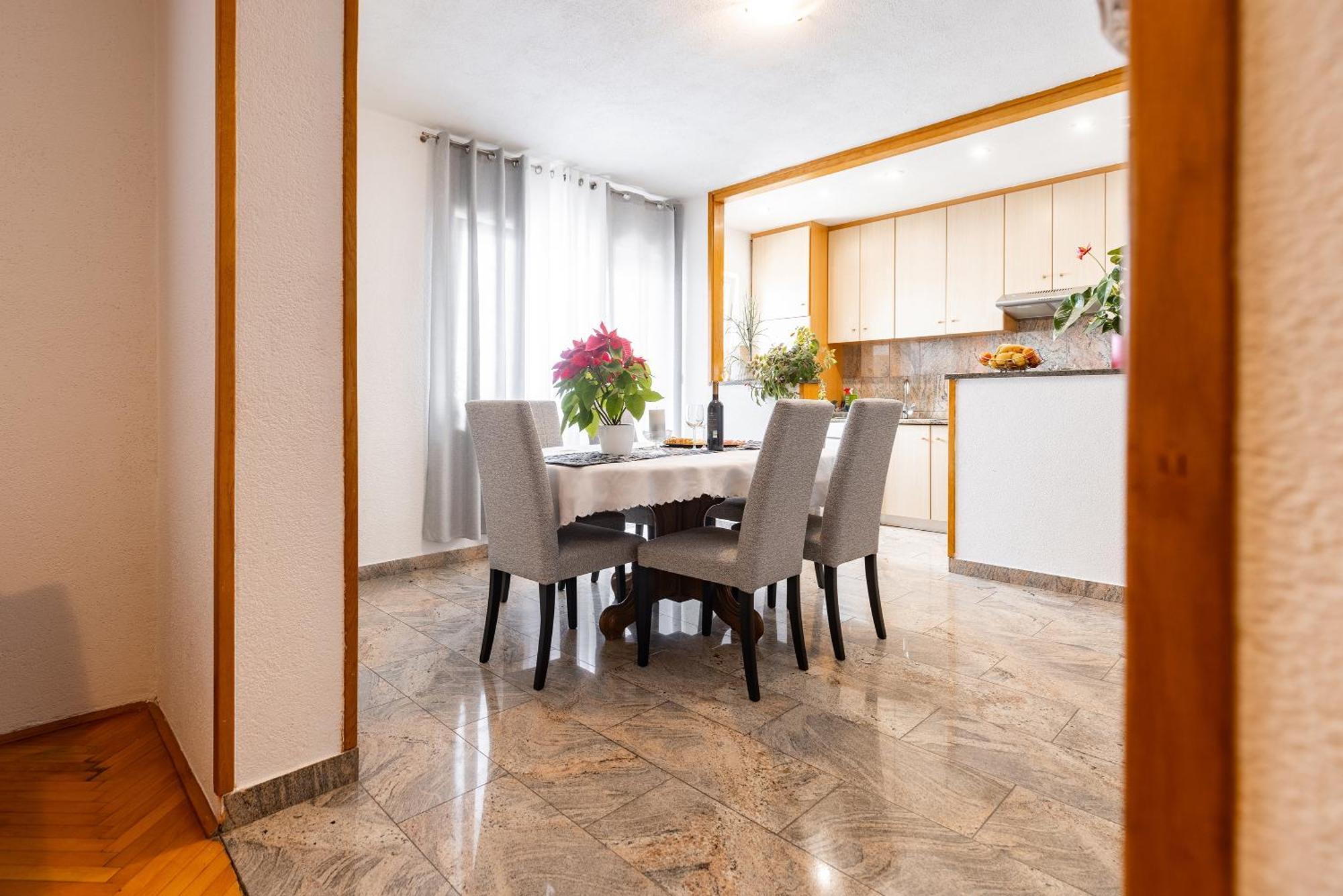 Apartman Nora Omiš Eksteriør billede
