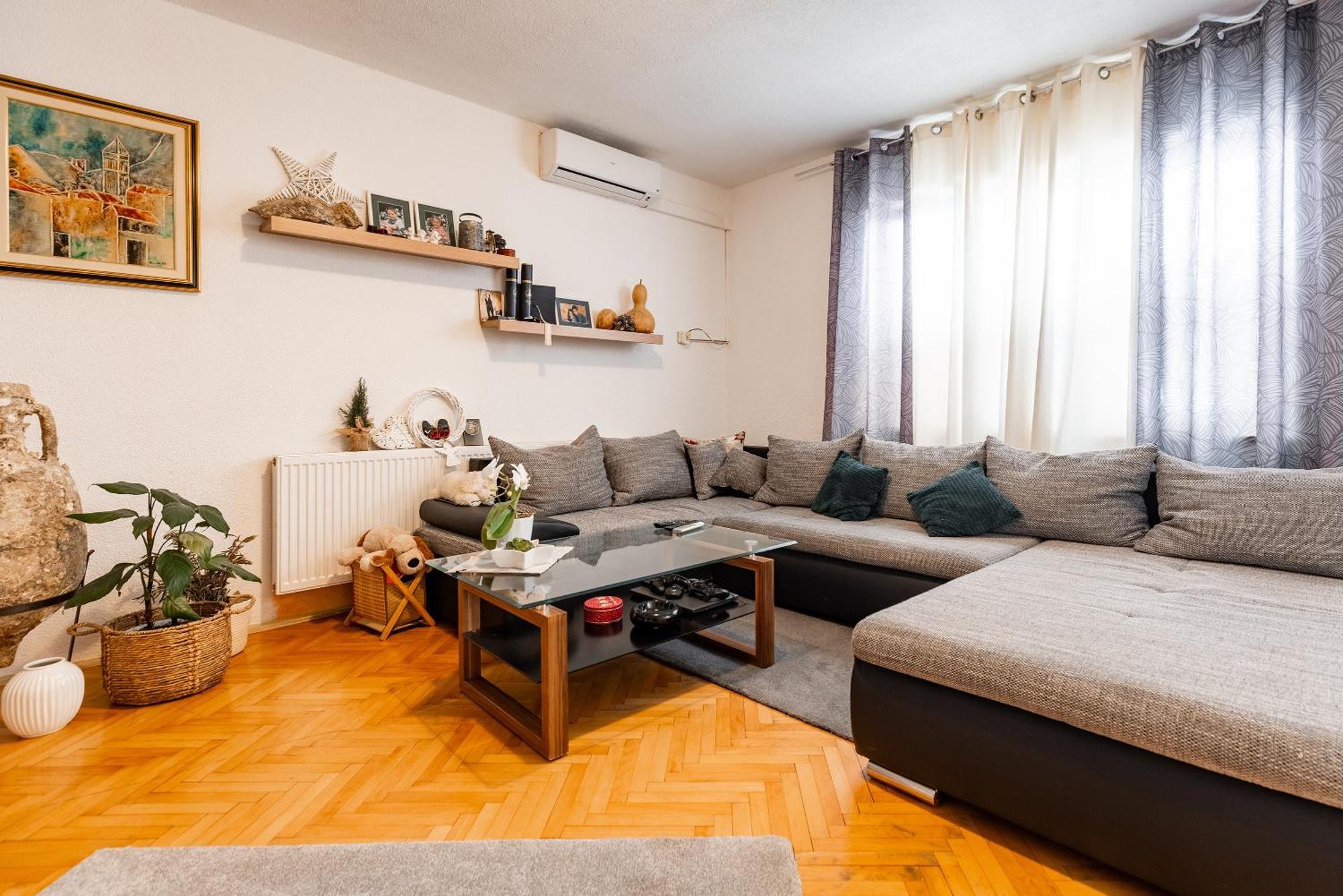 Apartman Nora Omiš Eksteriør billede